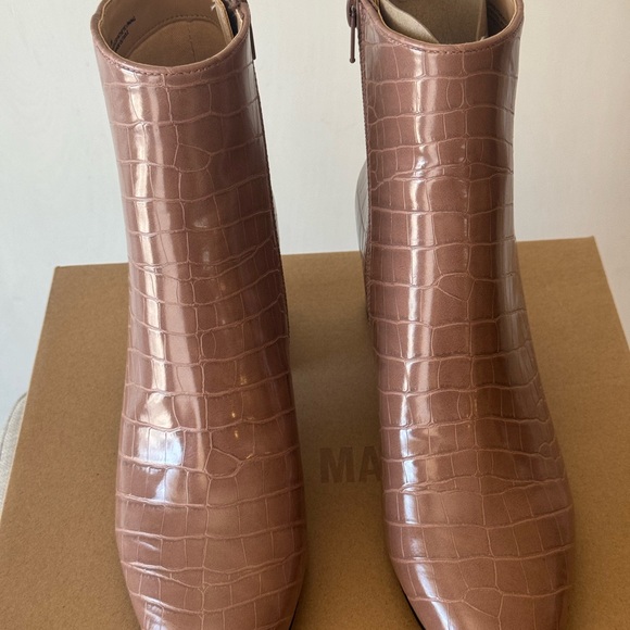 NIB Steve Madden "Darma" Crocodile Embossed Blush Tan Ankle Bootie Size 8 - Picture 3 of 16